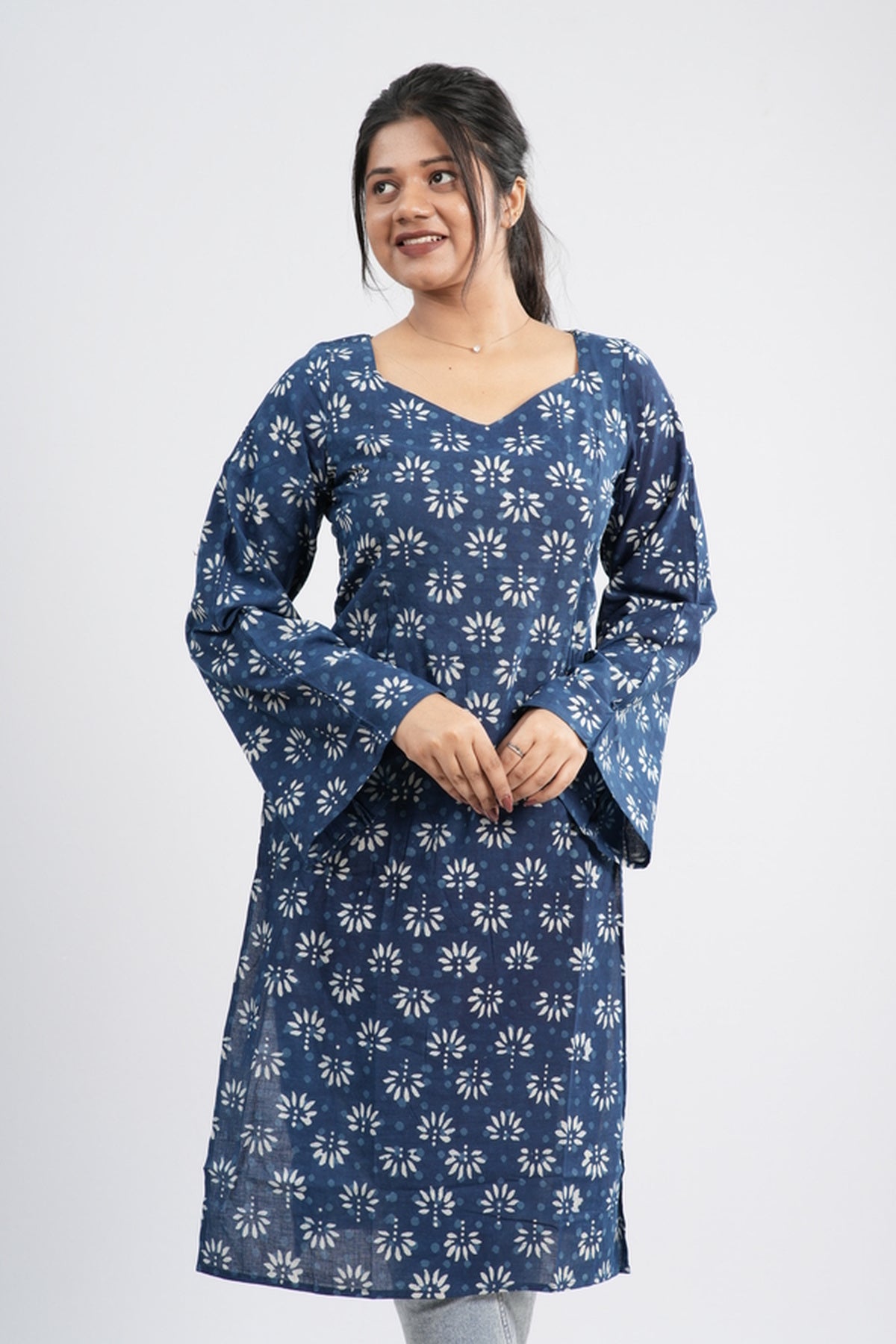 Women's Indigo Blue Floral Buti Handblock Long Kurti
