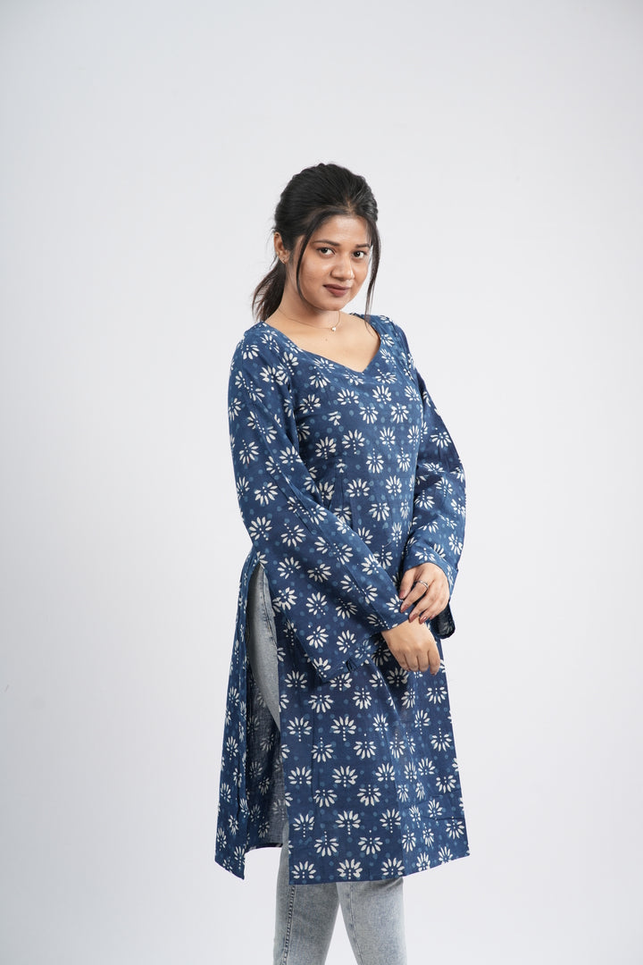 Women's Indigo Blue Floral Buti Handblock Long Kurti