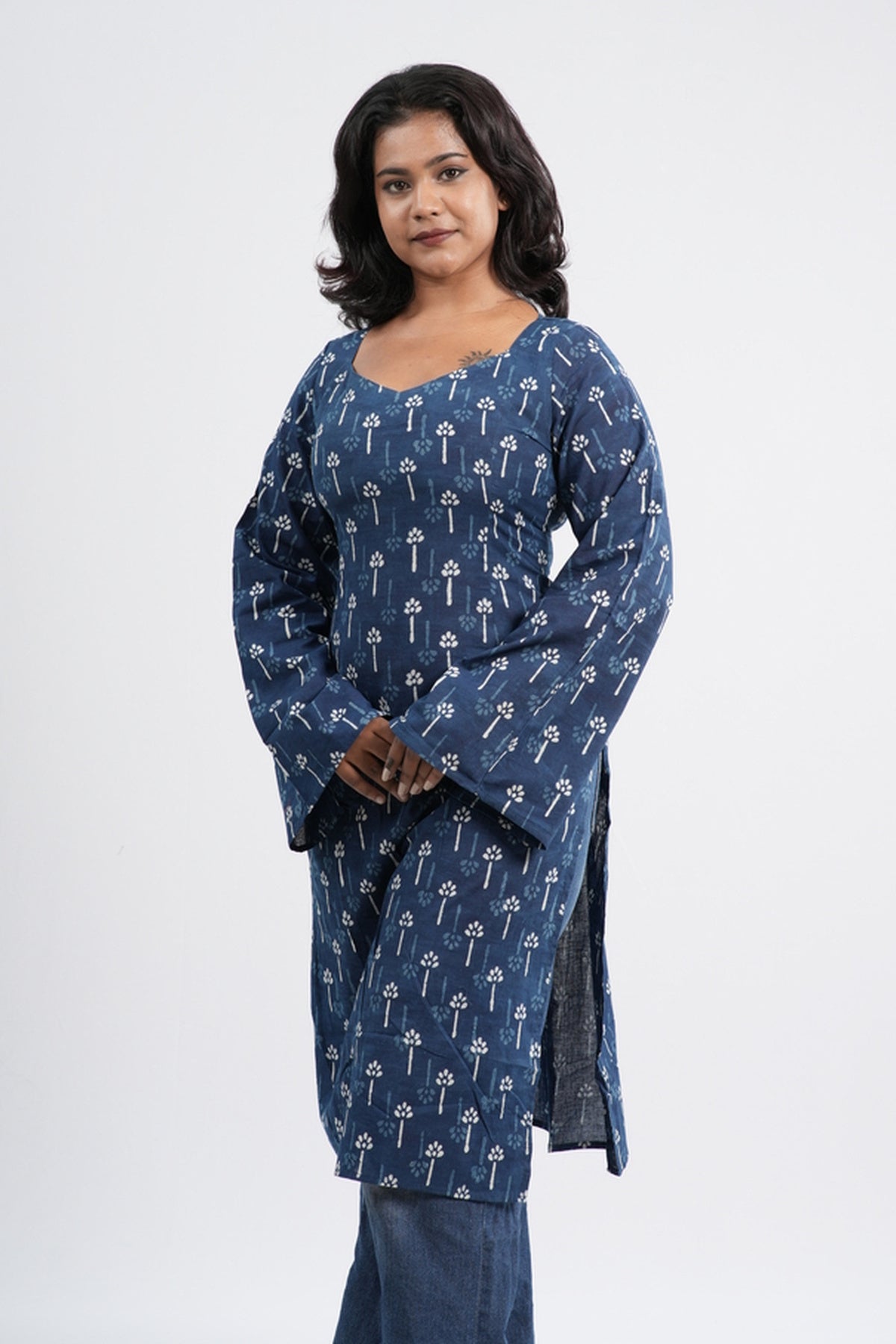 Women's Indigo Blue Floral Clover Handlock Cotton Long Kurti