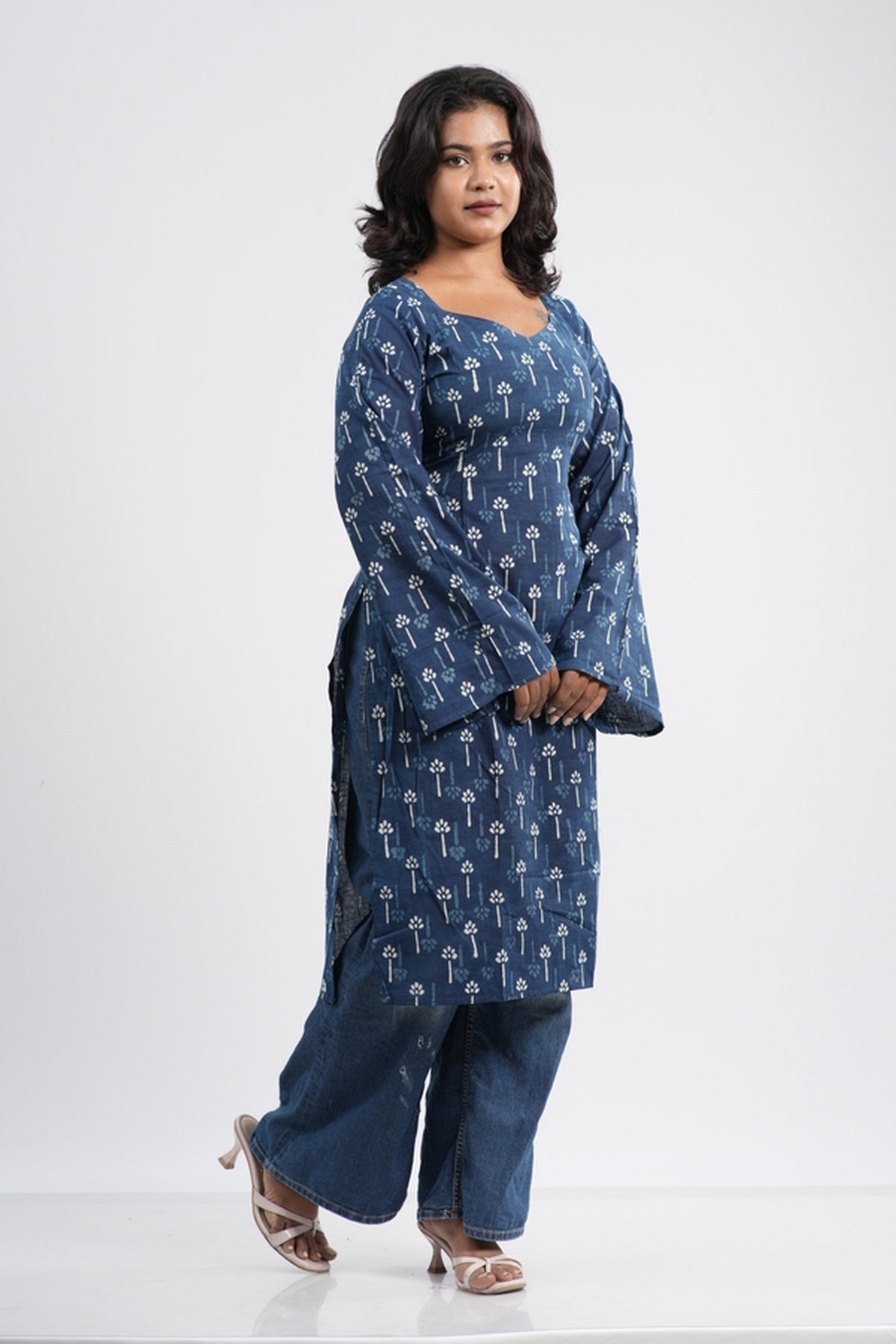 Women's Indigo Blue Floral Clover Handlock Cotton Long Kurti