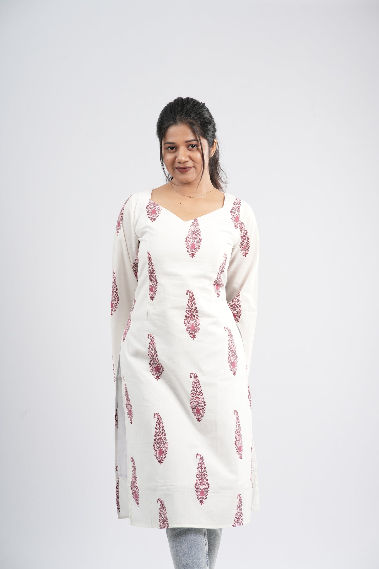Women's Off-White & Red Floral Cotton Long Kurti