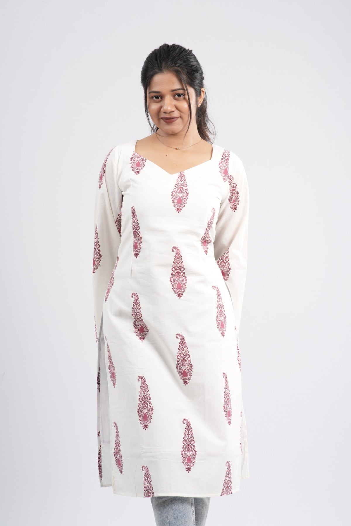 Women's Off-White & Red Floral Cotton Long Kurti
