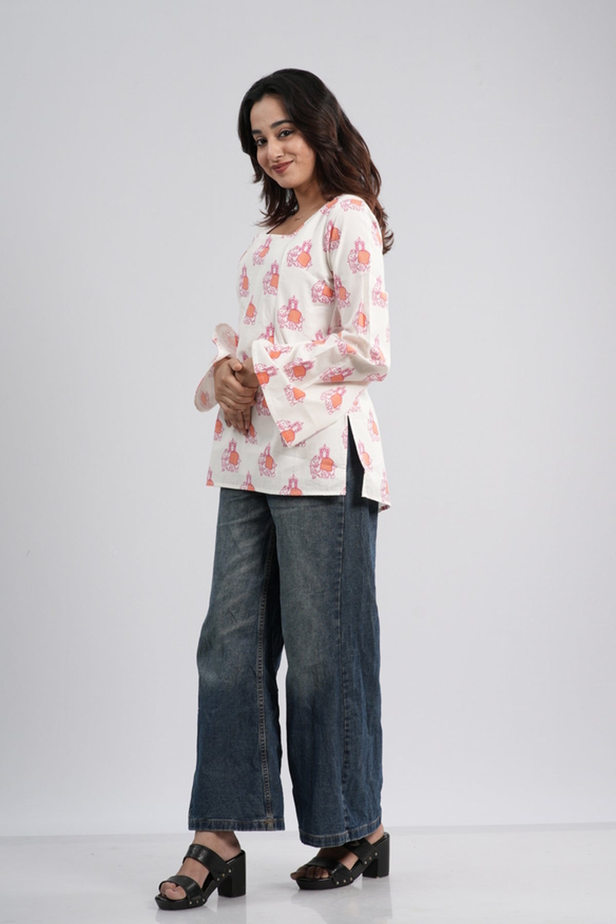 Women's Off-White & Orange Floral Cotton Short Kurti