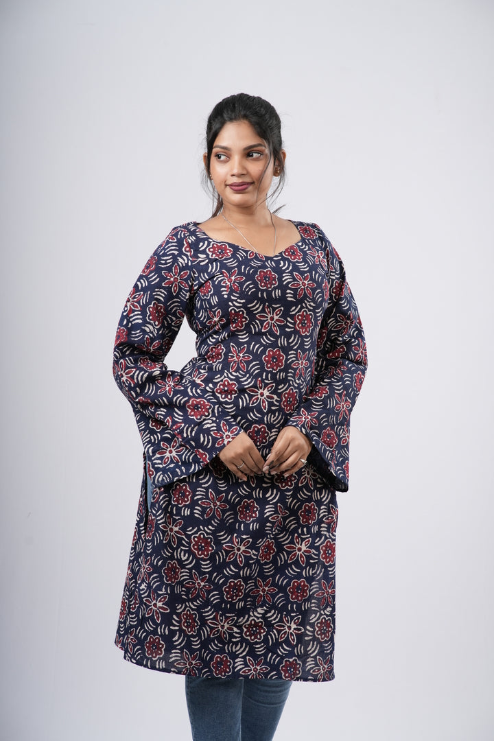 Women's Navy Blue & Red Floral Print Cotton Long Kurti