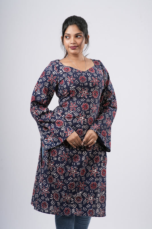 Women's Navy Blue & Red Floral Print Cotton Long Kurti