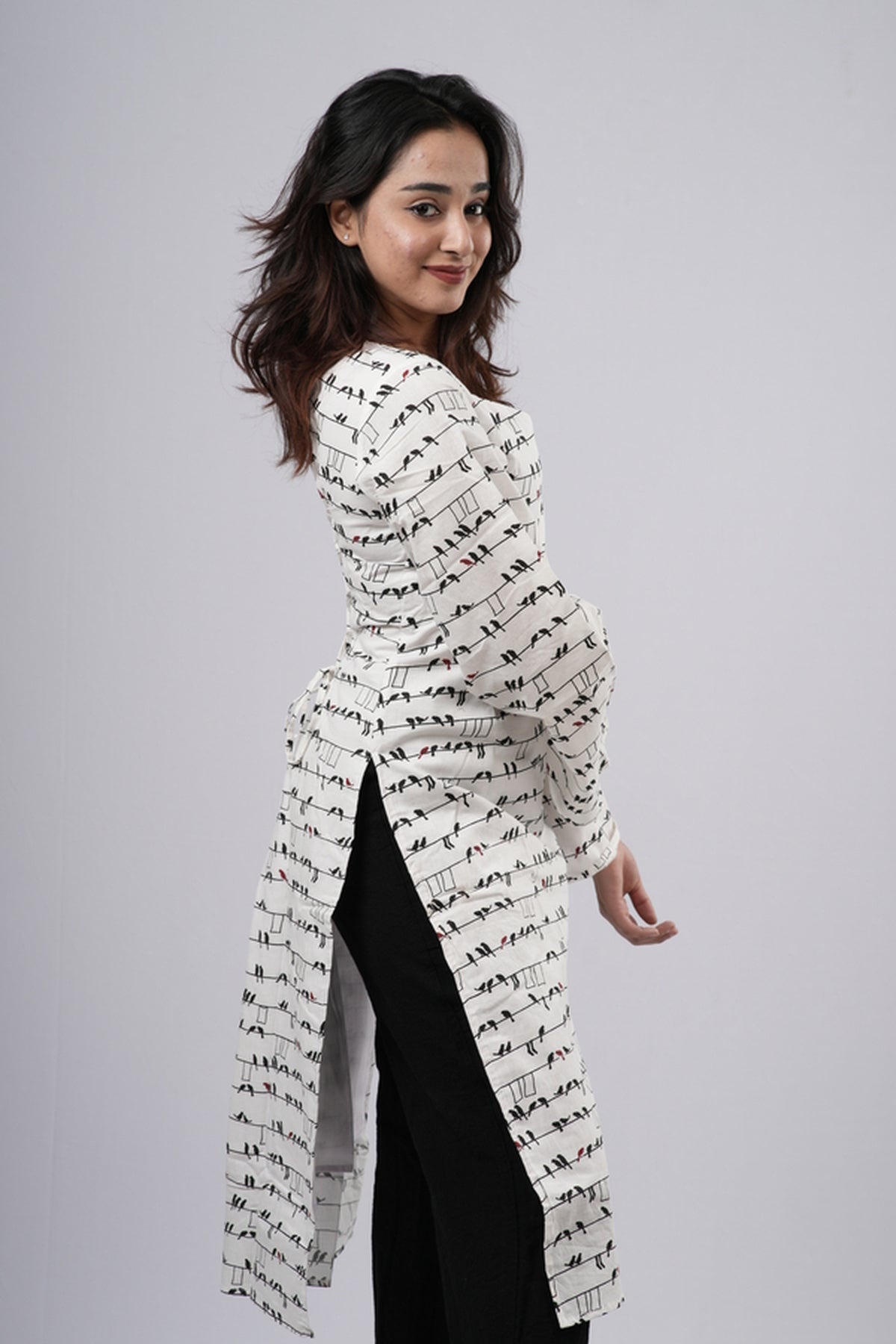 Women's Off-White & Black Geometric Cotton Long Kurti
