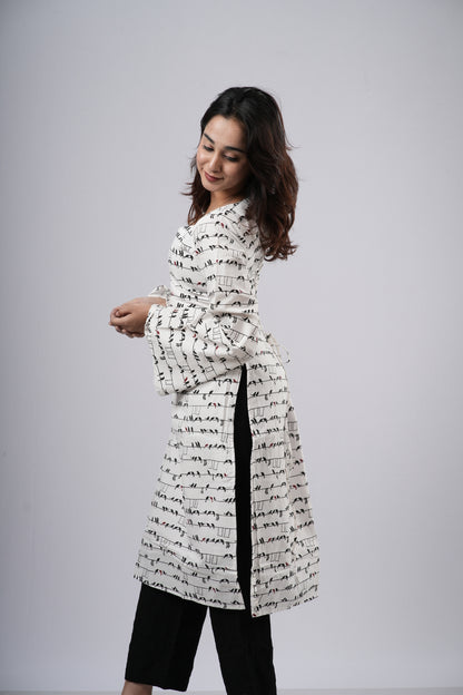 Women's Off-White & Black Geometric Cotton Long Kurti