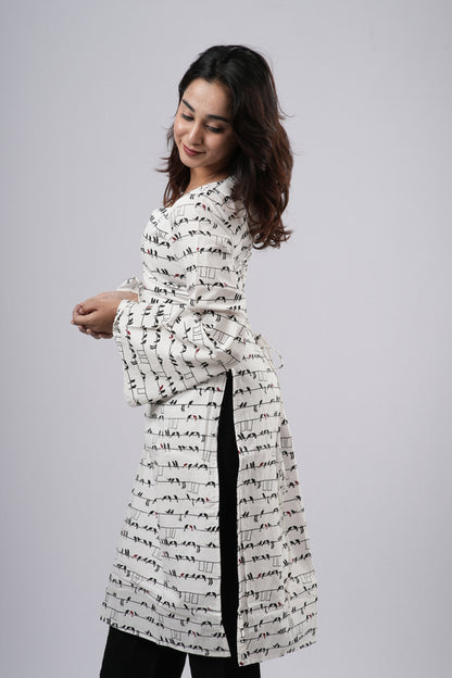 Women's Off-White & Black Geometric Cotton Long Kurti