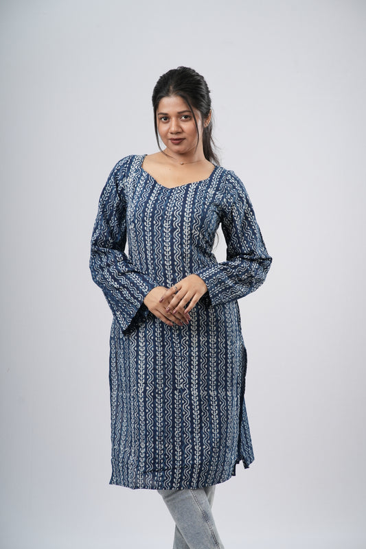 Women's Indigo Blue Vertical Geometric Cotton Long Kurti