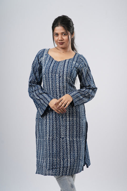Women's Indigo Blue Vertical Geometric Cotton Long Kurti