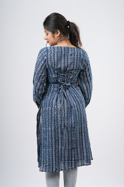 Women's Indigo Blue Vertical Geometric Cotton Long Kurti