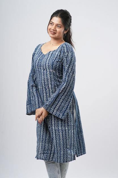 Women's Indigo Blue Vertical Geometric Cotton Long Kurti