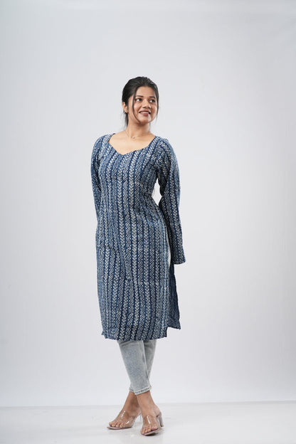 Women's Indigo Blue Vertical Geometric Cotton Long Kurti
