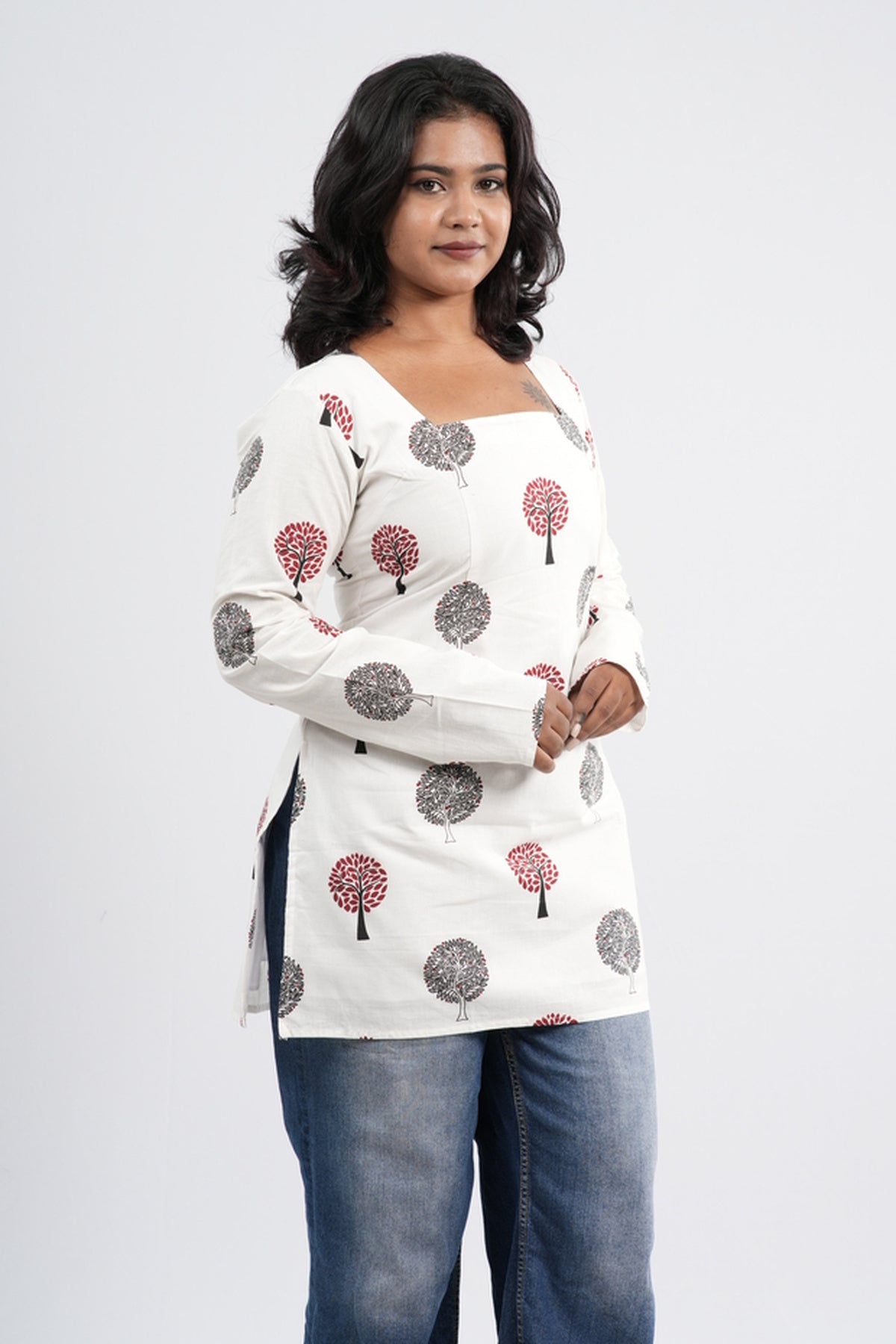 Women's Off-White & Pink Floral Cotton Short top
